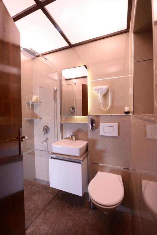 Villa Dijana - Pool, Spa, Outdoor Kitchen Beograd Ngoại thất bức ảnh