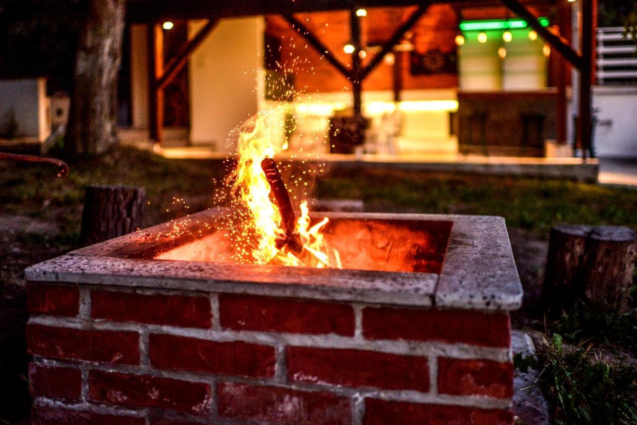 Villa Dijana - Pool, Spa, Outdoor Kitchen Beograd Ngoại thất bức ảnh
