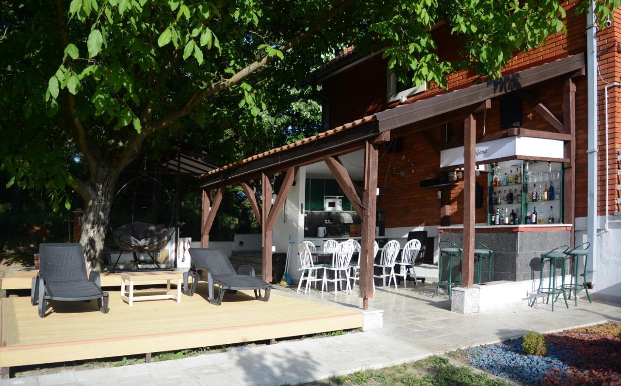 Villa Dijana - Pool, Spa, Outdoor Kitchen Beograd Ngoại thất bức ảnh