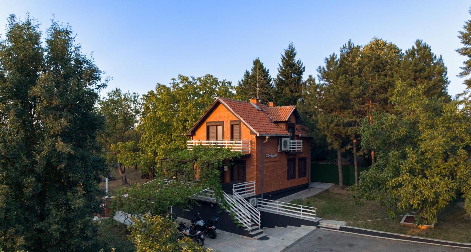 Villa Dijana - Pool, Spa, Outdoor Kitchen Beograd Ngoại thất bức ảnh